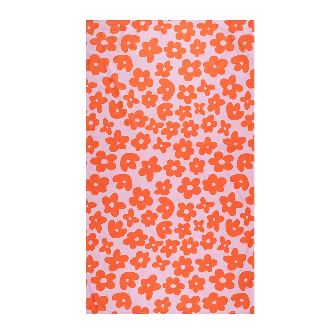 Ditsy Daisy Sand Free Towel - Image 3